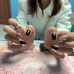 -桃子的美甲店