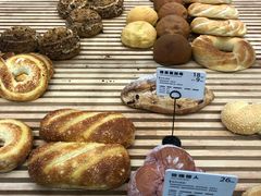 -焙丽拾光(麦凯乐直营店)