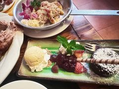 巧克力熔岩蛋糕配香草冰激凌-申德勒加油站西餐厅(日坛路总店)