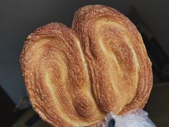 超大蝴蝶酥-白玉兰食品(中山公园龙之梦店)