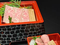 -山川小町·极番烧肉(新地假日广场店)