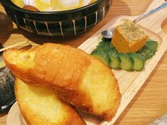 蒜香法棍佐秘制鸡肝酱-小隐(淮海路店)