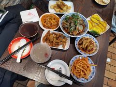 -爆炸头阿姨小四川正宗川味小吃(无任何分店)