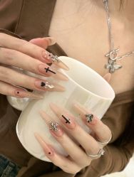 -斯馨·健康美甲美睫