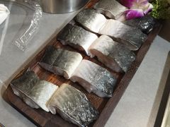 -围炉肉舍•炭烤活鳗•丹东海鲜烤肉(步行街店)