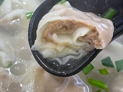 三鲜牛肉馄饨-老新隆牛肉锅贴(新街口店)