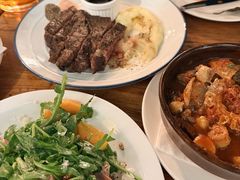芝麻菜沙拉配风干火腿-羽深肉铺 Steak & Wine