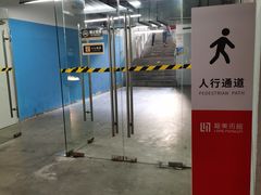 -龙美术馆西岸馆-停车场