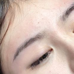 -一个差评成就的纹眉店