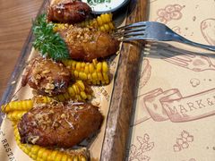 -Mark&Mars Restaurant