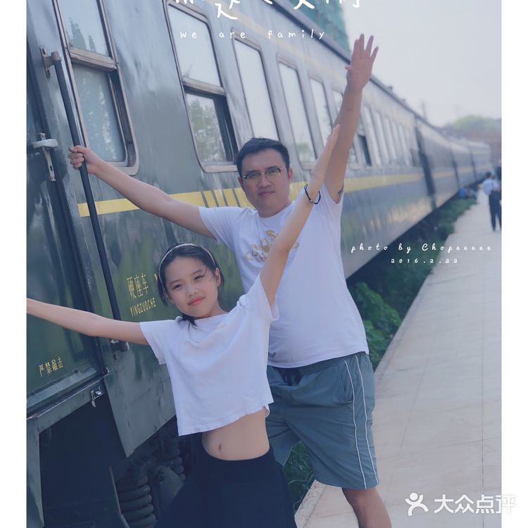 慈氏塔位于汴河街往下游走的一条老街里面，因为街道很老