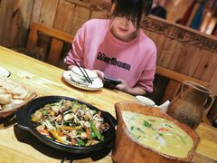 -老滇山寨•云南特色菜•地方菜•民族风情歌舞表演(金碧店)