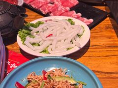 -老牌坊云南鱼豆花火锅(哈西万达店)