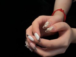 -Pink You美甲美睫纹绣定制中心