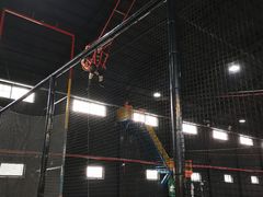 -嘿哟动霸CHUA·新潮玩运动娱乐中心·蹦床滑冰团建乐园