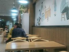 大堂-三好食堂(煎饺·馄饨·肉饼米线·盛世广场店)