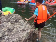 -安吉龙王山峡谷漂流