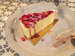 鲜花乳酪蛋糕-白兔糖咖啡