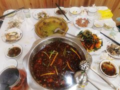 -乡土特色.冷锅鱼.牦牛肉汤锅