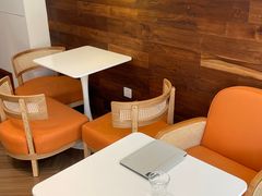 -Line来恩咖啡(石厦花园店)