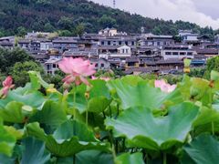 -腾冲洞山温泉村
