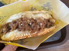 牛肉烧饼普通版-穆得·老周家牛肉烧饼(普利街店)