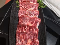 -山川小町·极番烧肉(新地假日广场店)
