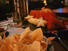 -FOUR PLAY BAR
