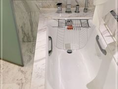 -上海滴水湖皇冠假日酒店