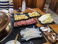 -果松木炭酸菜铜火锅·外婆参鸡汤