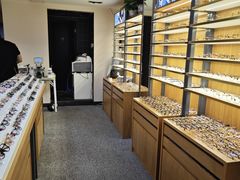 -优医视平价眼镜超市蔡司依视路折扣(小马厂店)