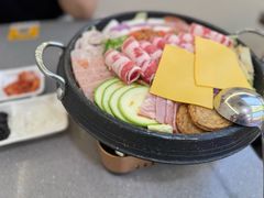 -豚妈妈汤饭·部队锅(南京东路店)