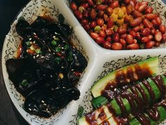 -川流不息·地道川菜·小龙虾(松东路店)