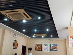 大堂-圣厨牛腩(青春岛社区玉寿苑店)