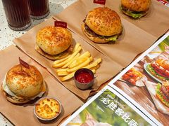 -必胜客(WOW中心城店)