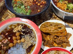 -爆炸头阿姨小四川正宗川味小吃(无任何分店)