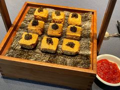 炸臭豆腐配鱼子酱-子福慧(虹桥店)