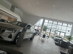-上海冠松华奥奥迪4S店(张江店)