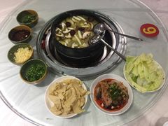-南渝食府.墨脱石锅松茸鸡