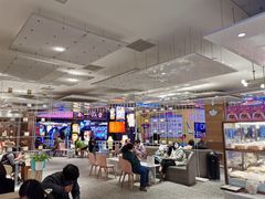 大堂-奈雪的茶(湖滨银泰in77C区PRO店)
