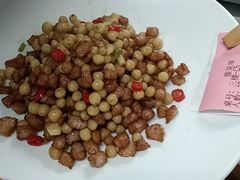 -头上红煨盐鸡·非遗院子餐厅