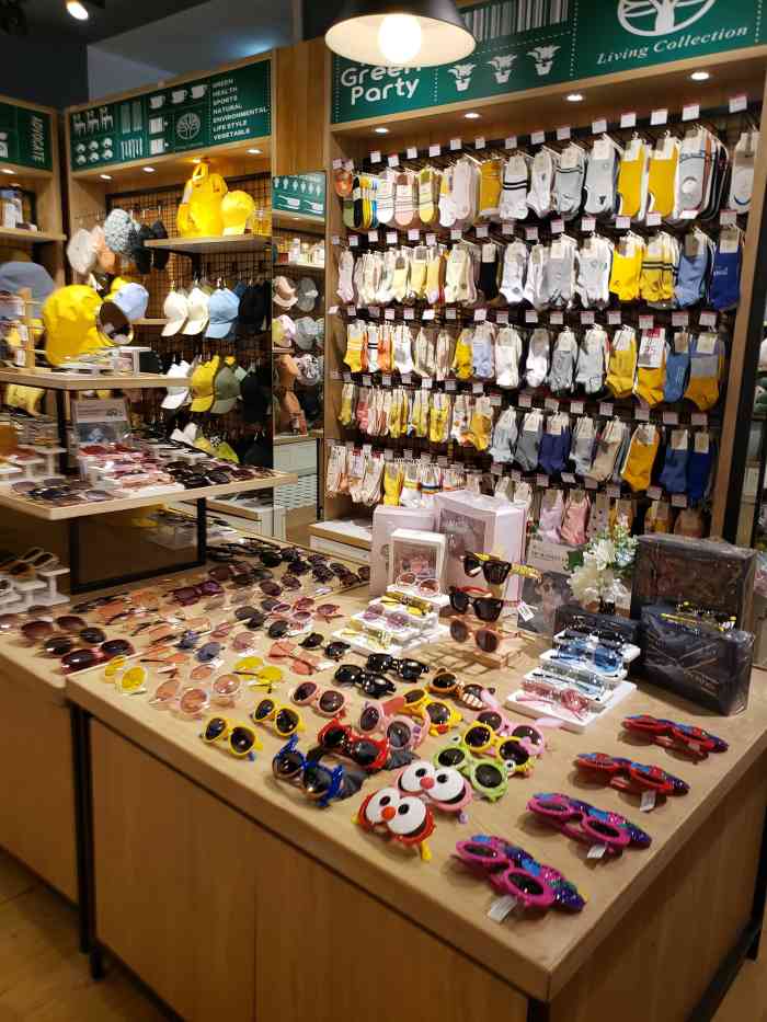 the green party(国瑞店)-"这家店已经没有了,换成了一个别的卖小饰品