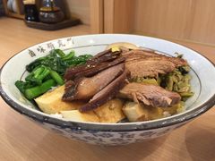 -狮头牌卤味研究所·卤味饭(花城汇南区店)