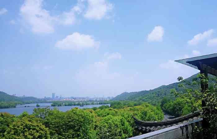 西苑跨湖楼大酒店-"家庭聚餐现在湘湖边上,跨湖楼就在湘湖边上.