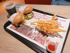-The Habit Burger Grill 哈比特汉堡(复兴soho店)