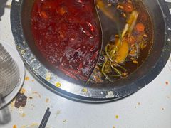 -茅草房·河畔园林火锅