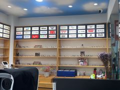 -豪门视光·星趣控·蔡司依视路眼镜代理商(中央大街店)