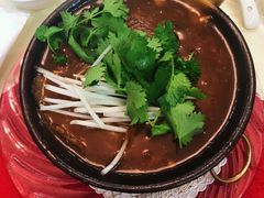 砂煲蟹肉鲍翅（尾勾）-新加坡泰园村酒楼直营(新华路店)