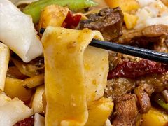 新疆大盘鸡-阿拉木汗餐厅(山大路店)