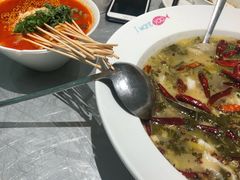 -姚姚酸菜鱼·金戈戈香港豉油鸡(喜荟城联名店)